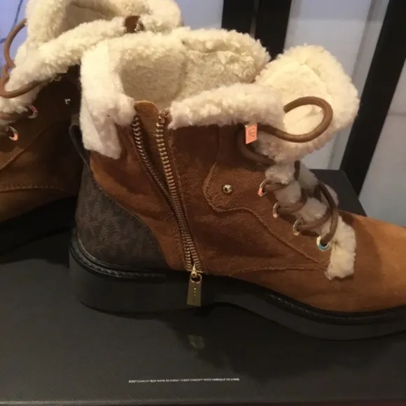 💥 Excellent condition Michael Kors boots 8.5