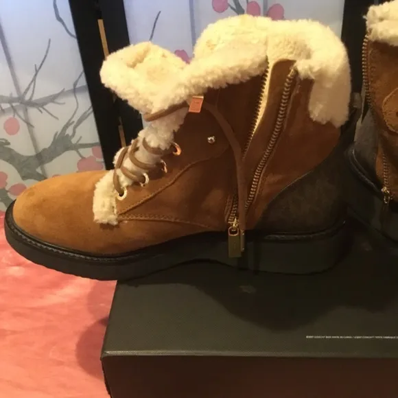 💥 Excellent condition Michael Kors boots 8.5