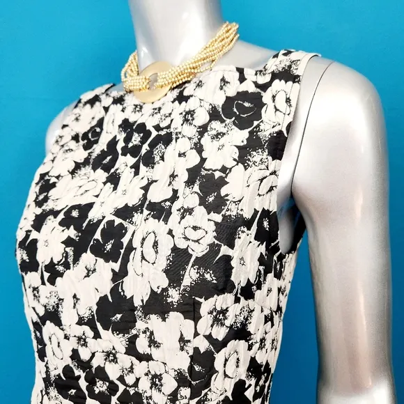 🆕️🌸 GHOSPELL Mod Monochrome Jacquard Daisy Mini Shift Dress // (NWT)