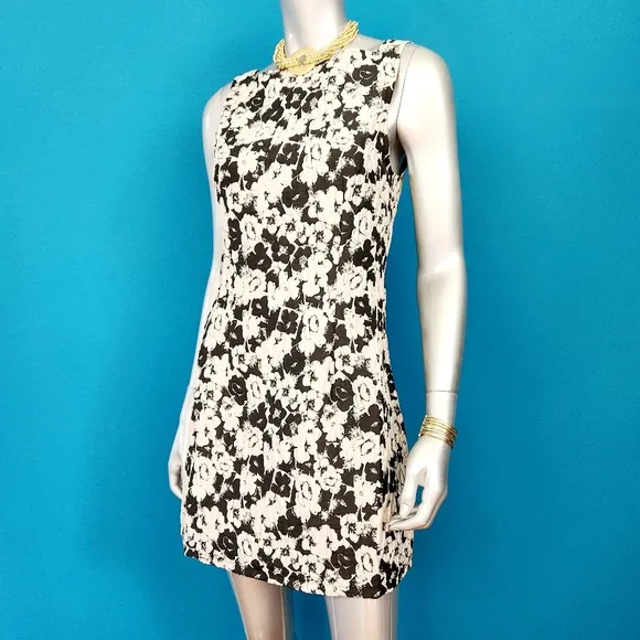 🆕️🌸 GHOSPELL Mod Monochrome Jacquard Daisy Mini Shift Dress // (NWT)