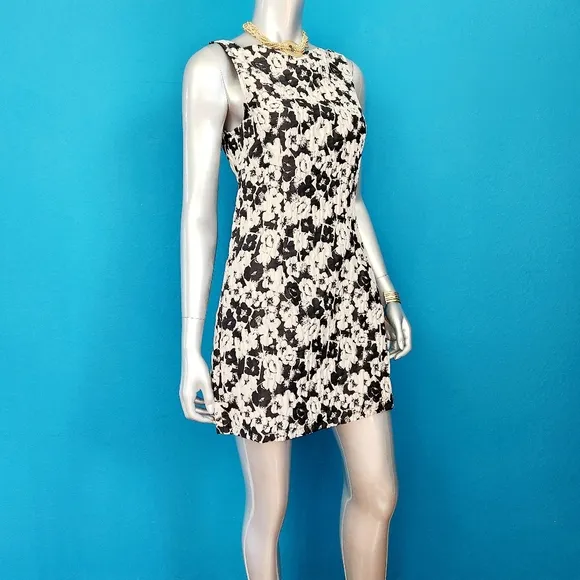 🆕️🌸 GHOSPELL Mod Monochrome Jacquard Daisy Mini Shift Dress // (NWT)