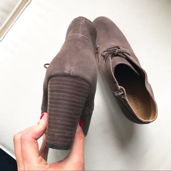 🆕 LUCKY BRAND TAUPE GREY WEDGE BOOTIES!