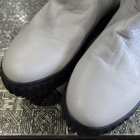 🐢 Marc O'Polo rear zip boots.  NWOT Size 40
