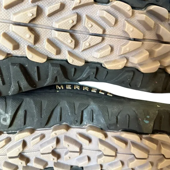 ⭐️ Merrell Waterproof Castle Rock woman Hiking Boots size 9.5 Hyacinth