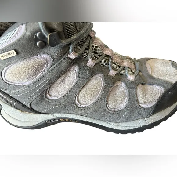 ⭐️ Merrell Waterproof Castle Rock woman Hiking Boots size 9.5 Hyacinth