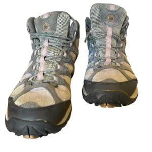 ⭐️ Merrell Waterproof Castle Rock woman Hiking Boots size 9.5 Hyacinth