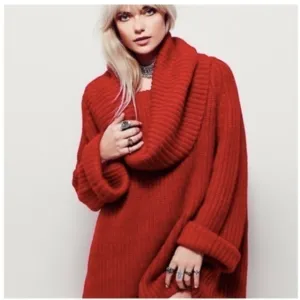 💜 NWT  OVERSIZED RED SWEATER Reposh Size‎ Medium/ Large