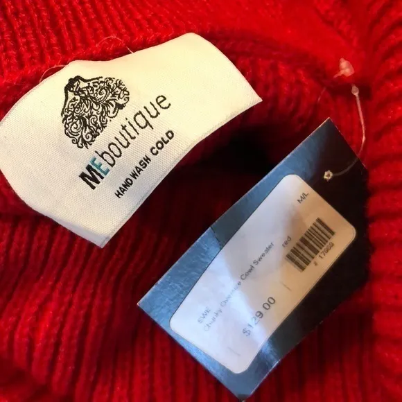 💜 NWT  OVERSIZED RED SWEATER Reposh Size‎ Medium/ Large