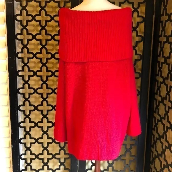 💜 NWT  OVERSIZED RED SWEATER Reposh Size‎ Medium/ Large