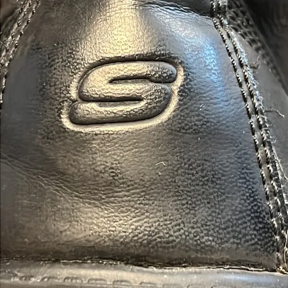 ⭐️ Skechers cool authentic black waterproof leather gorpcore boots men size 9.5