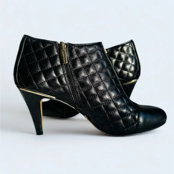 ★ Vince Camuto Quilted Leather Boots Vedree - Black ★