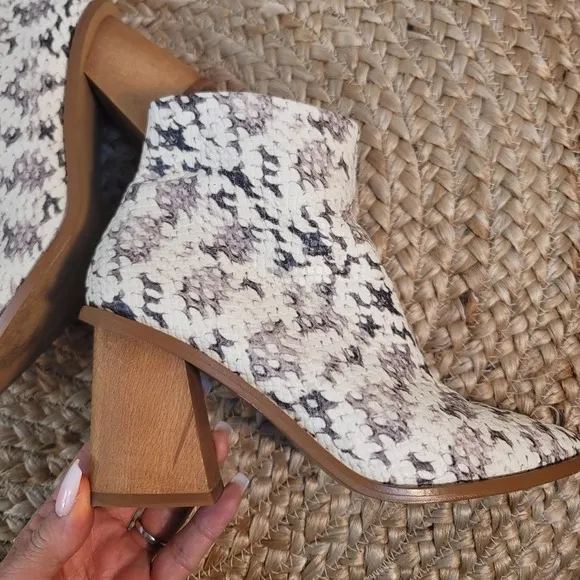 1. STATE KELTE ROCCI SNAKE SKIN ANKLE BOOTS WOODGRAIN BLOCK HEELS WOMEN'…