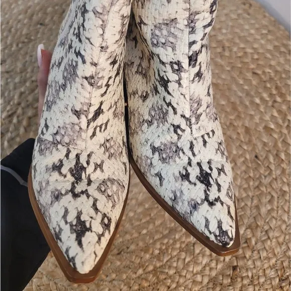 1. STATE KELTE ROCCI SNAKE SKIN ANKLE BOOTS WOODGRAIN BLOCK HEELS WOMEN'…