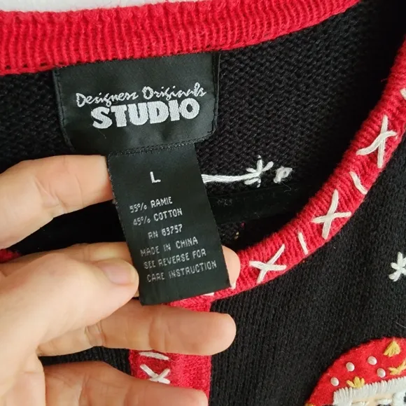 100% Cotton Christmas Holiday Luxury Red Black Sweater Size Large