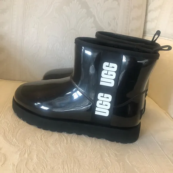 $175 Ugg clear classic mini shearling boots women size 6 euro size 37