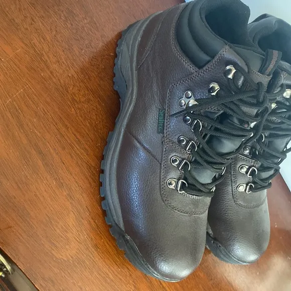 340A) Propet Waterproof Sz. 9,5 (5E) EUC Lace Up Boots for Men