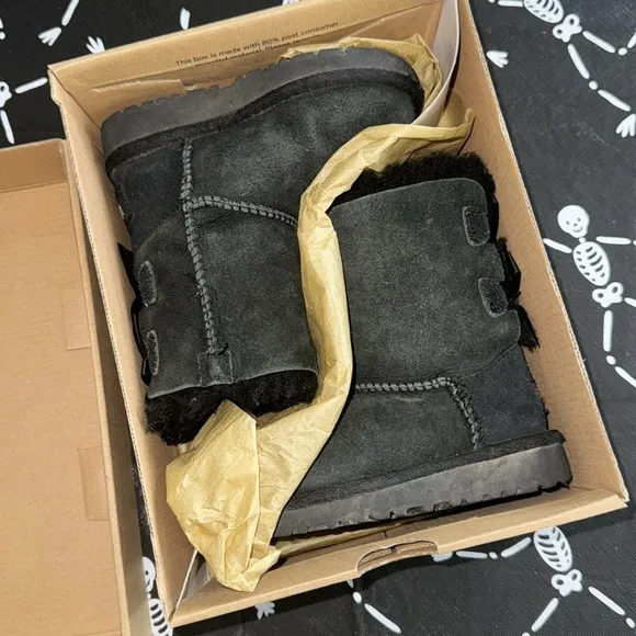 7 UGG Bailey Bow Toddler Boots EUC