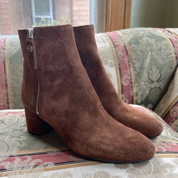 7.AGL Philipa Booties Brown Suede Ankle Boots. Size 7.5 Women