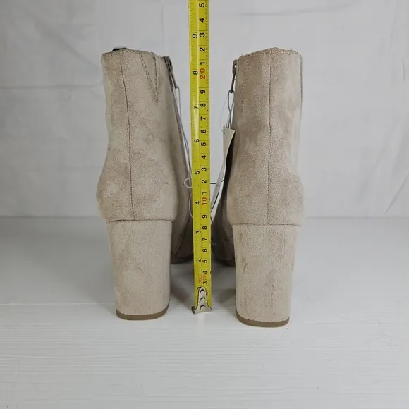 a New Day Women Cullen Ankle Boots Pointed Toes Elegant Boots Beige Sizes avail.