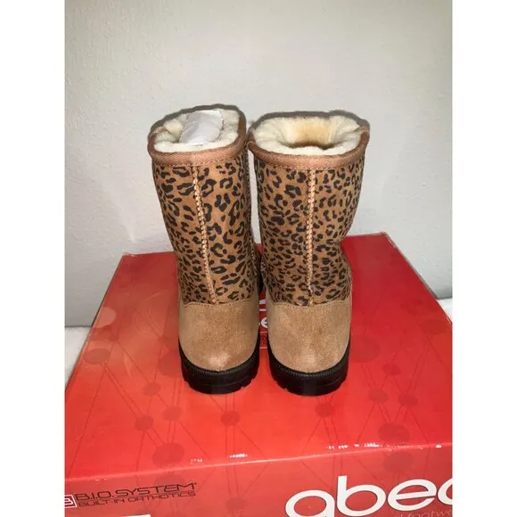 ABEO Women's Whistler - Shearling Ankle Boots in Animal Print NEW in Box size 7