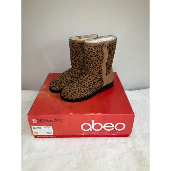 ABEO Women's Whistler - Shearling Ankle Boots in Animal Print NEW in Box size 7