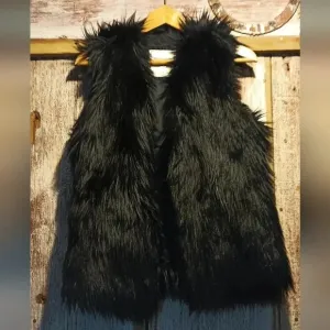 Abercrombie &amp; Fitch black faux fur vest 2 pockets size medium