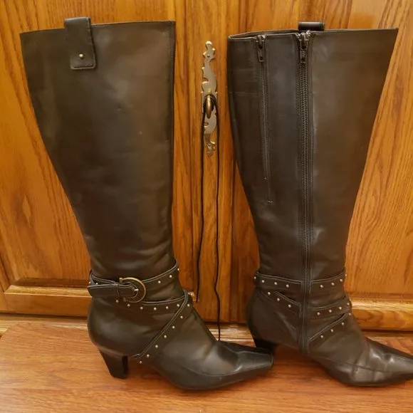 Aerosoles Leather expandable Boots! GUC!