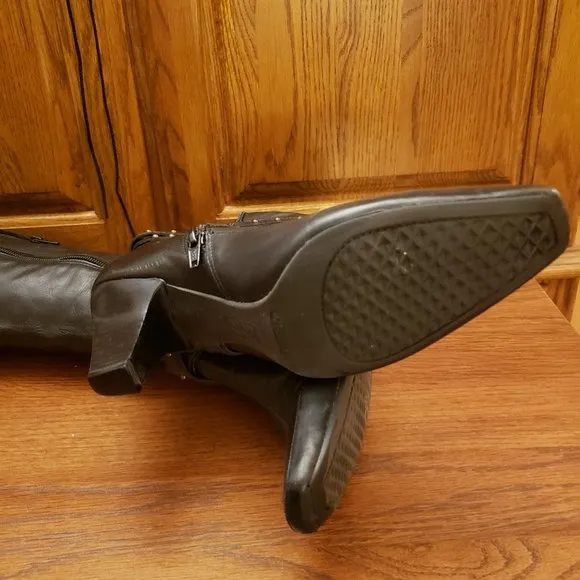 Aerosoles Leather expandable Boots! GUC!