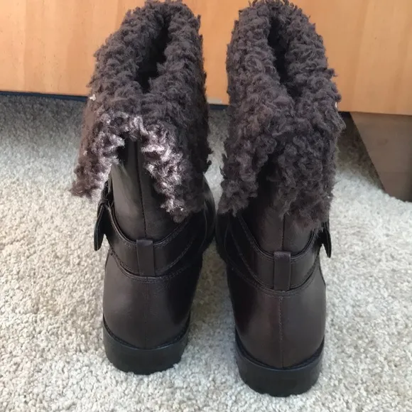ALFANI size 8M brown leather faux fur ankle boots