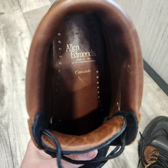 Allen Edmonds Cascade Chukka Leather Boots Black Brown Rubber Sole Men sz 6
