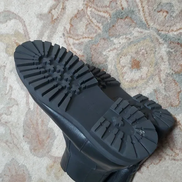 &amp; Other Stories Chunky Chelsea leather boots