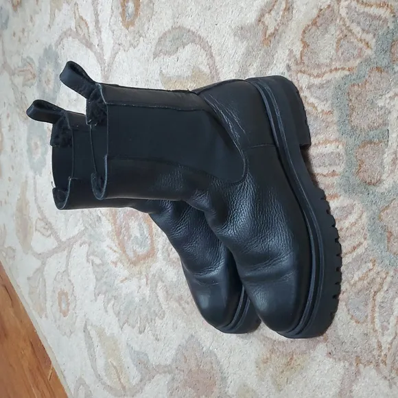 &amp; Other Stories Chunky Chelsea leather boots