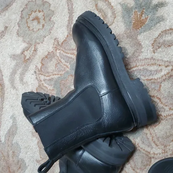&amp; Other Stories Chunky Chelsea leather boots