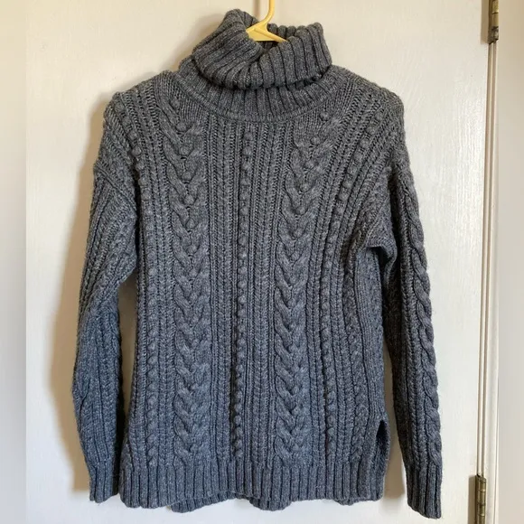 Ann Taylor Gray Cable Knit Merino Wool Blend Long Sleeve Turtleneck Sweater