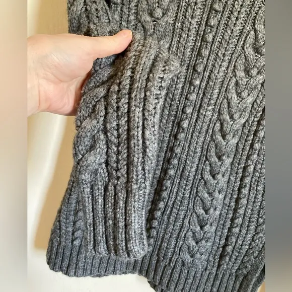 Ann Taylor Gray Cable Knit Merino Wool Blend Long Sleeve Turtleneck Sweater