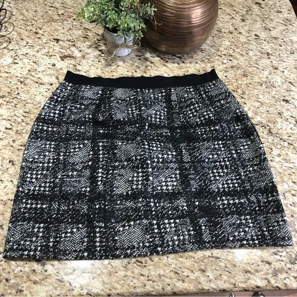 Ann Taylor Plaid Houndstooth Wool Blend Gray Black Skirt 14