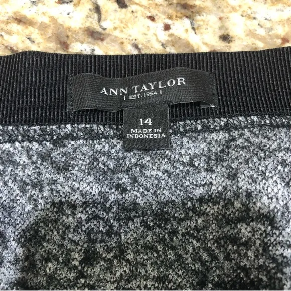 Ann Taylor Plaid Houndstooth Wool Blend Gray Black Skirt 14