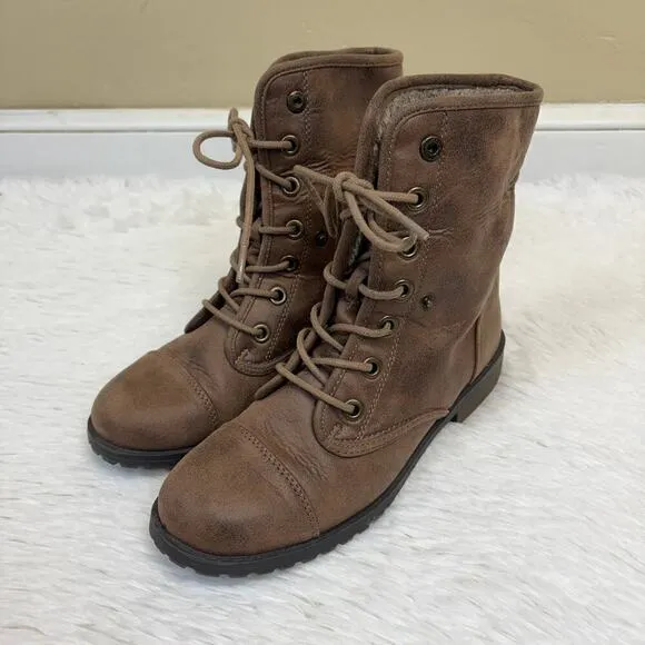 Anthropologie Seychelles Fold Down Faux Fur Lined Combat Boot Taupe 7.5 Wide