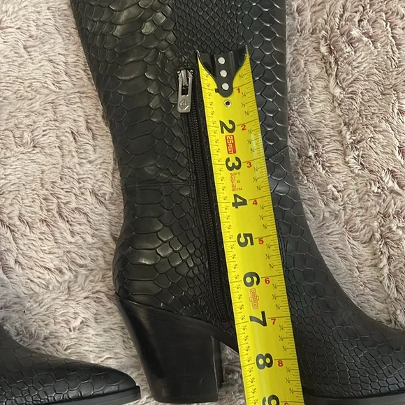 Antonio Melani 20” Tall Black ReptileTexture Leather Boots women  8.5M ankle zip
