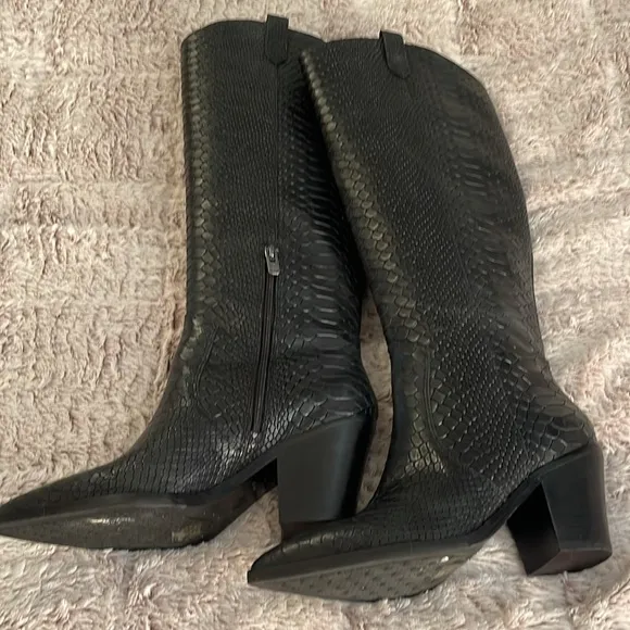 Antonio Melani 20” Tall Black ReptileTexture Leather Boots women  8.5M ankle zip