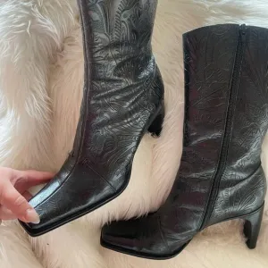 Antonio Melani boots