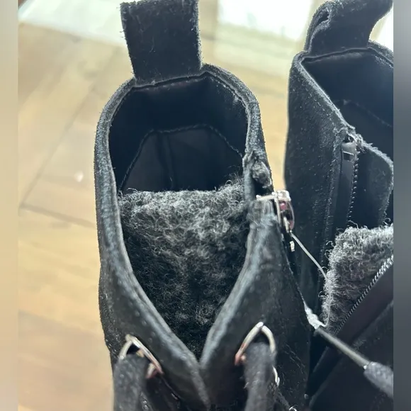 Aqua College Women’s Black Paige Suede with Faux Fur Lace-Up Booties Sz 9