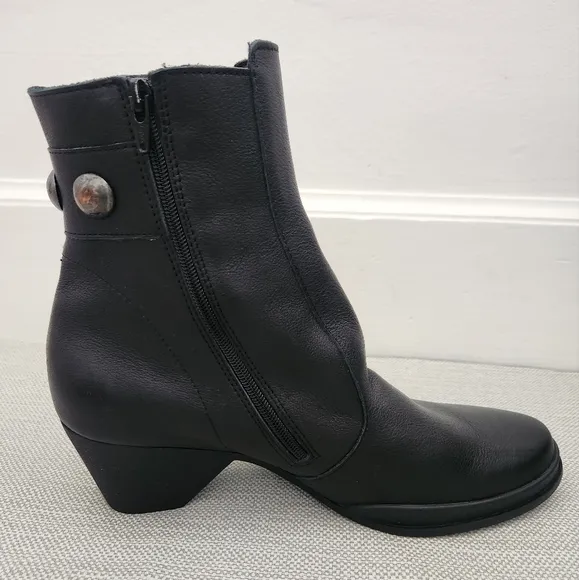 Arche Size 39 Black Leather Ankle Boots Studds Embellished Women Bootie