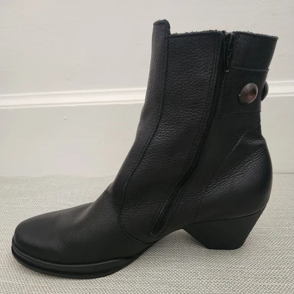 Arche Size 39 Black Leather Ankle Boots Studds Embellished Women Bootie