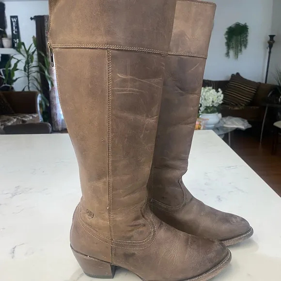 ARIAT boots BRN size 6/5