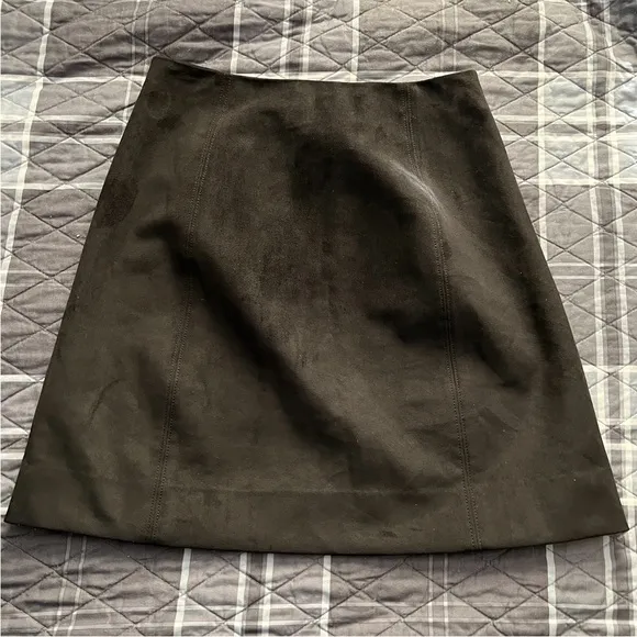 Aritizia Babaton Faux Suede Black Modern Hopper Mini EUC Sz 4