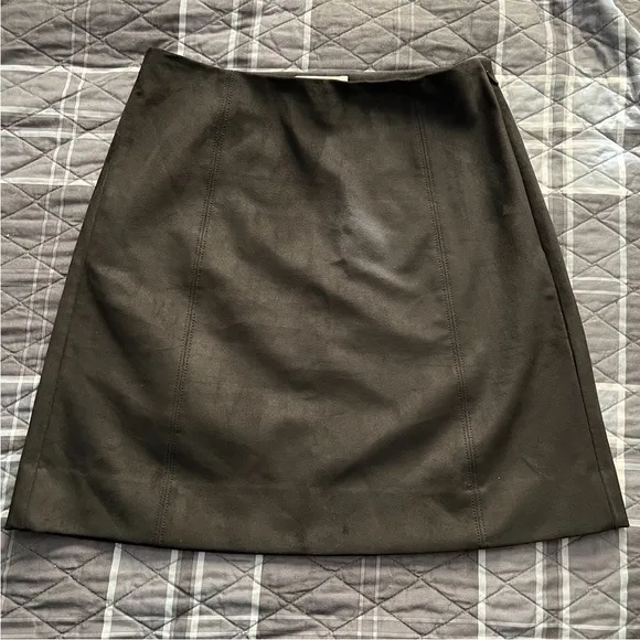 Aritizia Babaton Faux Suede Black Modern Hopper Mini EUC Sz 4