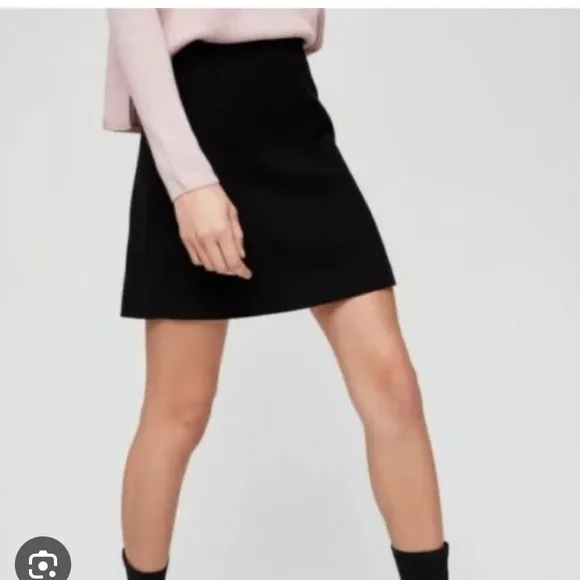Aritizia Babaton Faux Suede Black Modern Hopper Mini EUC Sz 4