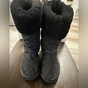 Authentic Coach Nikole A7266 Fur Boots Black size 7 B