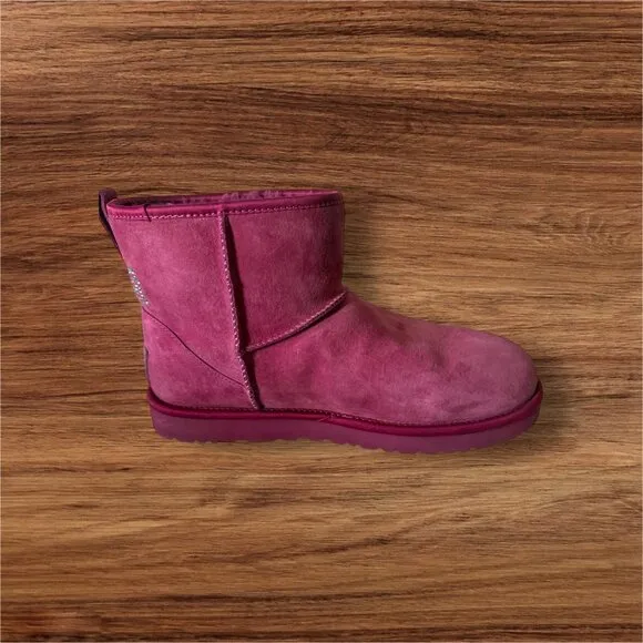 Authentic UGG Classic Mini SWAROVSKI CRYSTAL Bow Low Boots Size 11 Barbie Pink